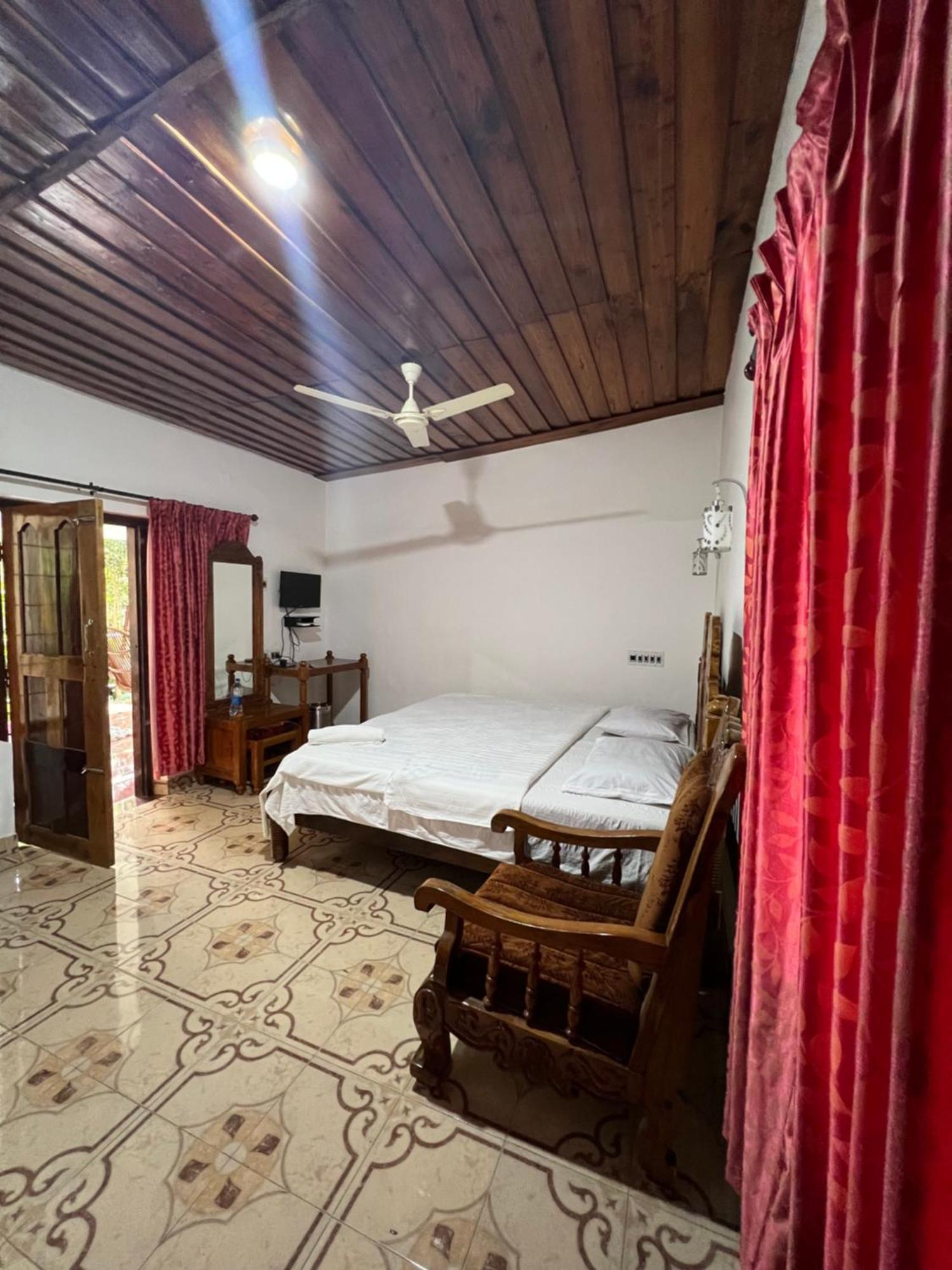 Tranquilou Homestay Теккади Экстерьер фото